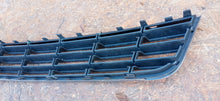 Załaduj zdjęcie do przeglądarki galerii, VOLKSWAGEN PASSAT B6 05- ATRAPA KRATKA GRILL ZDERZAKA PRZEDNIEGO 3C0853677