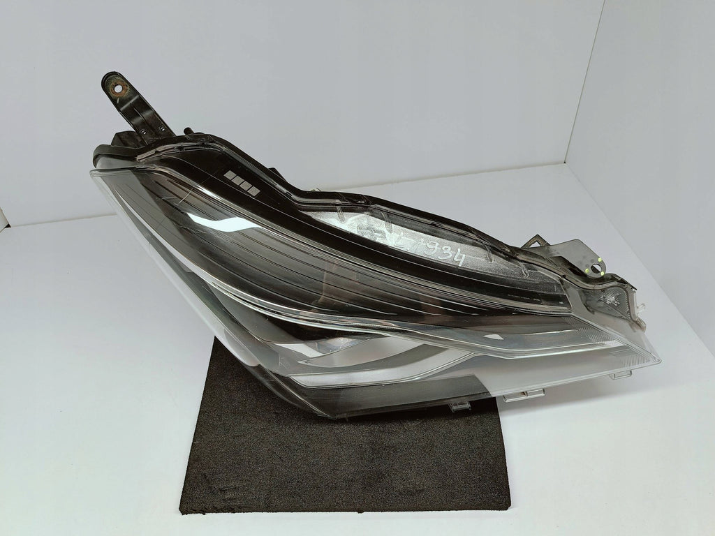 TOYOTA YARIS III LIFT 17- SCHEINWERFER RECHTS VORNE LINSE+LED EU KOITO OD-197
