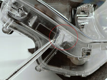 Laden Sie das Bild in den Galerie-Viewer, TOYOTA YARIS IV 4 19- LAMPA REFLEKTOR LEWY PRZÓD SOCZEWKA KOITO K0-6 EU