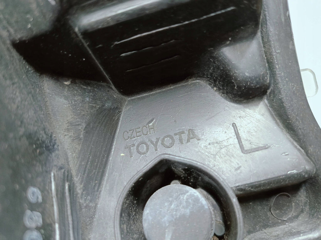 Toyota Yaris III FACELIFT 17- SCHEINWERFER LINKS LINSE + LED EU 0D-197