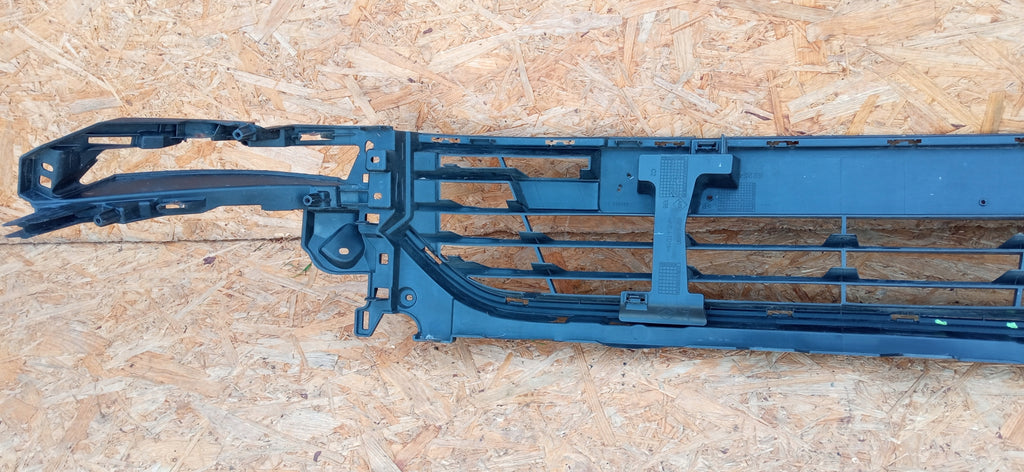 RENAULT CLIO 4 IV LIFT 16- ATRAPA KRATKA ŚRODKOWA GRILL 622542412R