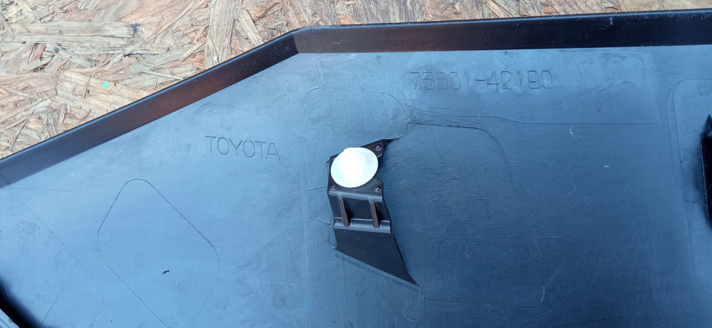 TOYOTA bZ4X BZ4X EV 21- LEISTENABDECKUNG KOTFLÜGEL VORNE RECHTS 75611-42160