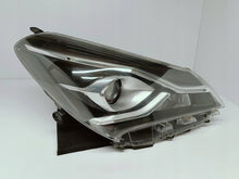 Laden Sie das Bild in den Galerie-Viewer, TOYOTA YARIS III LIFT 17- SCHEINWERFER RECHTS LINSE+LED EUKOITO OD-197