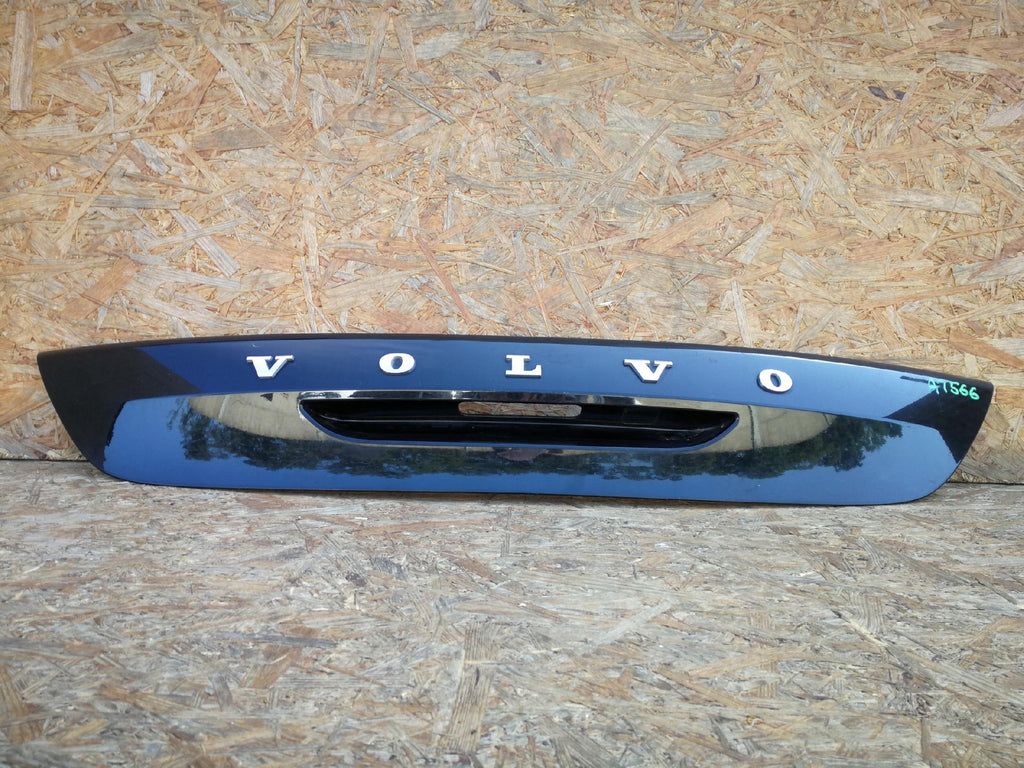 VOLVO V40 XC40 12- BLENDA LISTWA KLAPY BAGAŻNIKA TYŁ 31301301