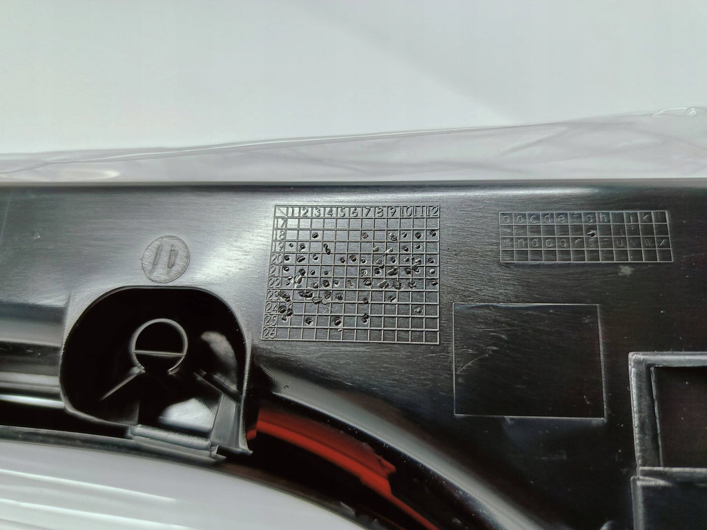 Heckleuchte in der Heckklappe Mercedes-Benz EQC A2939061801