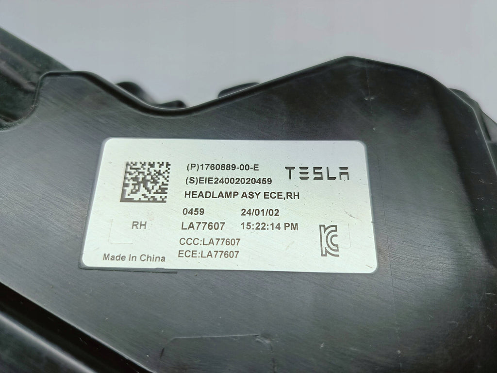 TESLA MODEL 3 LIFT HIGHLAND 23- LAMPA PRAWA PRZÓD FULL LED EU 1760889-00-E