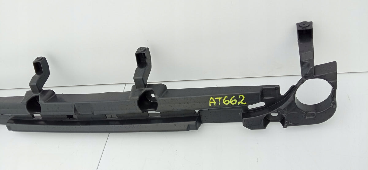 Renault Captur I 17- Guide Bracket Center Rear Bumper P2-RCT2W-2 — photo 2 of 9