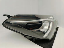 Laden Sie das Bild in den Galerie-Viewer, TOYOTA YARIS III FACELIFT 17- SCHEINWERFER RECHTS VORNE KOITO OD-197