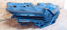 Laden Sie das Bild in den Galerie-Viewer, RENAULT CLIO 4 IV LIFT 16- KÜHLERGRIL MITTE 622562901R