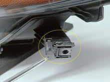 Laden Sie das Bild in den Galerie-Viewer, Toyota Prius Prime II 17- SCHEINWERFER LINKS VORNE VOLL LED EU KOITO 47-92