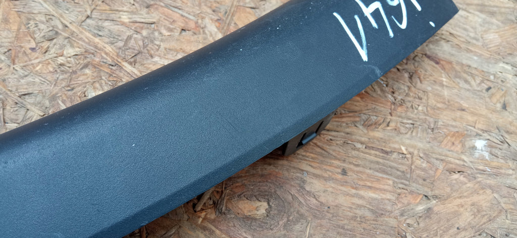TESLA MODEL Y 22- LISTWA BŁOTNIKA PRAWY TYŁ PRAWA TYLNA 1658698-00-A