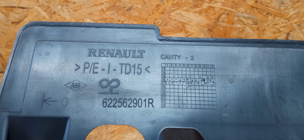 RENAULT CLIO 4 IV LIFT 16- KÜHLERGRIL MITTE 622562901R