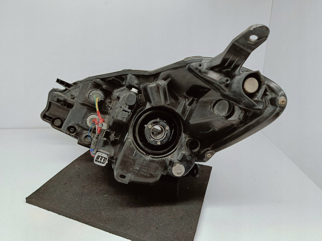 TOYOTA YARIS III LIFT 14- LAMPA PRAWA PRZÓD PRZEDNIA KOITO OD-160