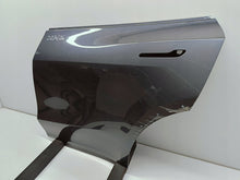 Laden Sie das Bild in den Galerie-Viewer, TESLA MODEL Y TÜREN LINKS HINTEN 1493561-E0-A 149859900