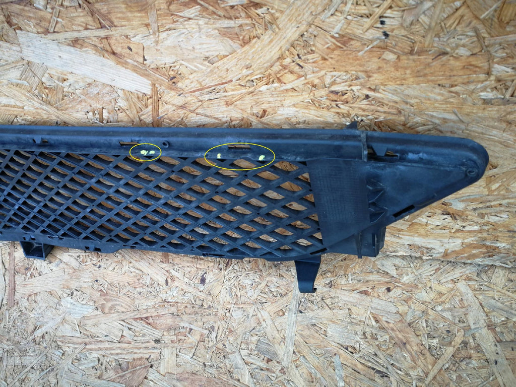 MERCEDES B KLASSE W246 11- KÜHLERGRILL STOßSTANGE VORNE A2468851122