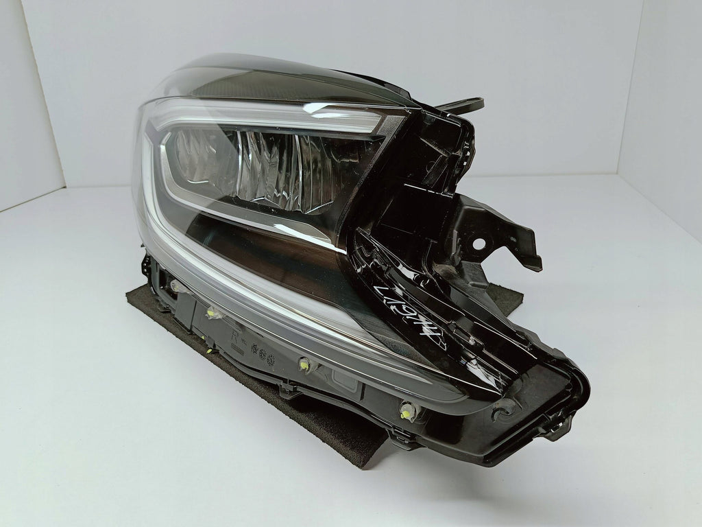 Toyota Aygo X 22- LAMPA PRAWA PRZÓD PRZEDNIA FULL LED EU KOITO 0H-33