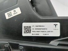 Załaduj zdjęcie do przeglądarki galerii, TESLA 3 LIFT Y 20- HALOGEN DRL PRAWY LAMPA PRZECIWMGIELNA LED 1624798-00-A