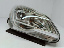 Załaduj zdjęcie do przeglądarki galerii, Opel Corsa D LIFT 11- LAMPA PRAWA PRZÓD PRZEDNIA ZWYKŁA EU 13432890