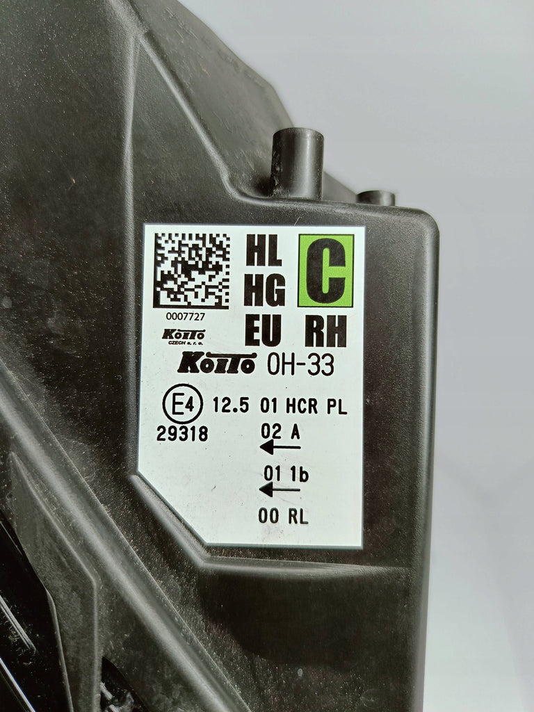 Toyota Aygo X 22- LAMPA PRAWA PRZÓD PRZEDNIA FULL LED EU KOITO 0H-33