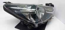 Load image into Gallery viewer, MAZDA 2 II DJ 14- LAMPA PRAWA PRZÓD PRZEDNIA PRAWA ZWYKŁA DB5J-51030
