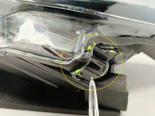 Laden Sie das Bild in den Galerie-Viewer, RENAULT ZOE 19- LAMPA REFLEKTOR LEWA PRZÓD FULL LED PURE VISION 260609388R