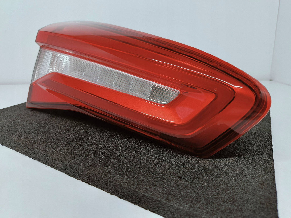 Ford Focus MK4 IV Kombi 18- Lampa Klapy Bagażnika Lewa Tył JX7B-13A603-Hc — zdjęcie 2 z 15