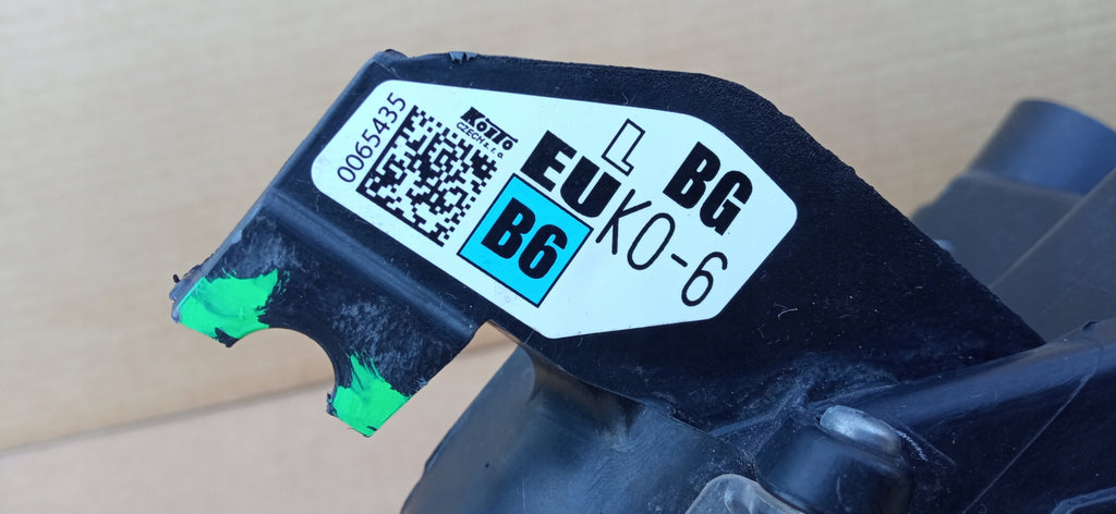 TOYOTA YARIS IV 4 19- LAMPA REFLEKTOR LEWY PRZÓD SOCZEWKA KOITO K0-6 EU