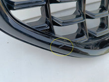 Load image into Gallery viewer, VOLVO XC40 LIFT R-DESIGN 22- ATRAPA GRILL KRATKA ZDERZAKA PRZÓD 32291466