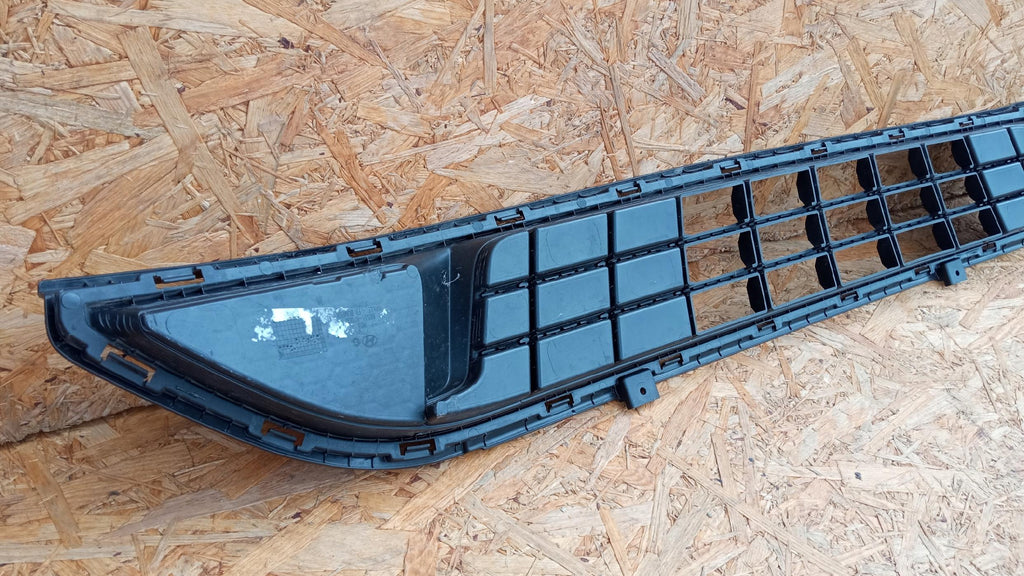 HYUNDAI I10 III 19- ATRAPA KRATKA ŚRODKOWA GRILL