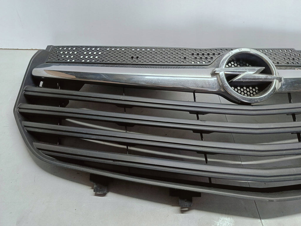 Opel Vivaro II B 14- FRONT BUMPER GRILLE CHROME 623104066R