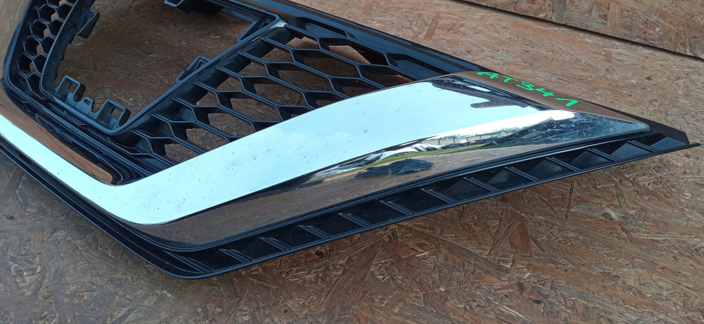 NISSAN QASHQAI II J11 LIFT 17- ATRAPA GRILL ZDERZAKA PRZEDNIEGO 62310HV00A