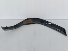 Laden Sie das Bild in den Galerie-Viewer, TOYOTA YARIS CROSS 20- KOTFLÜGELLEISTE LINKS HINTEN 75652-K2011