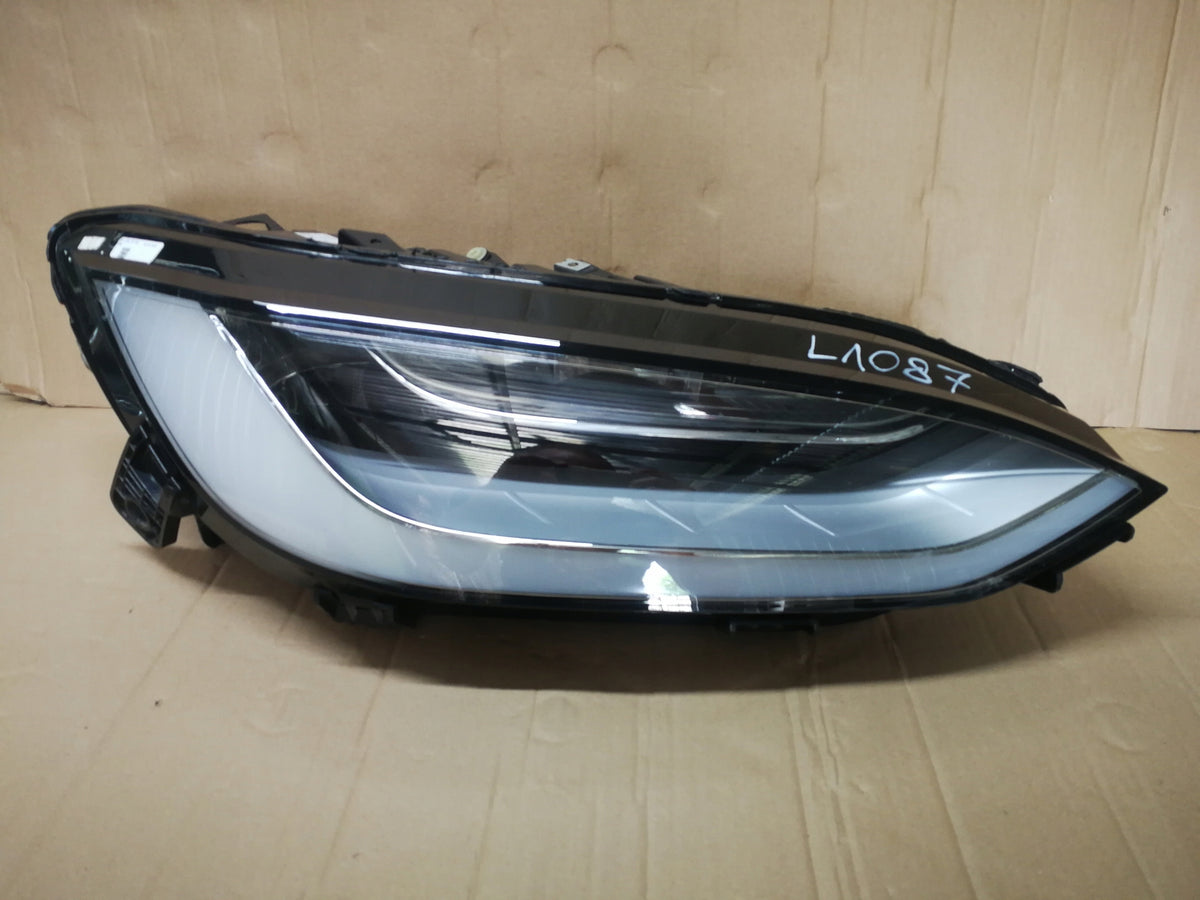 Tesla Model X 15- Front Right Light Front Full LED Moduł 0019742513 — photo 1 of 16