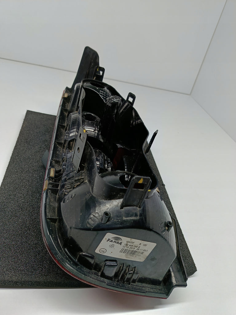VOLKSWAGEN UP UP! 11- LAMPA PRAWA TYLNA PRAWY TYŁ 1S0945096G