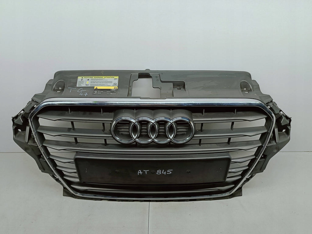 Audi A3 S3 8V SEDAN 13- ATRAPA GRILL ZDERZAKA PRZEDNIEGO 8V5853651