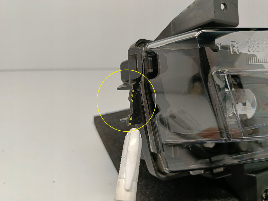 TESLA MODEL Y MY 20-HALOGEN TAGFAHRLICHT RECHTS NEBELSCHEINWERFER LED 1507933-00-C