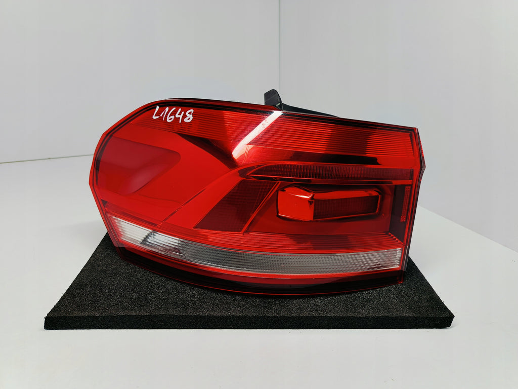 VOLKSWAGEN TOURAN 5TA 15- LAMPA LEWY TYŁ LEWA TYLNA 5TA945095A