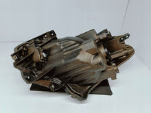 Laden Sie das Bild in den Galerie-Viewer, Suzuki Swift MK8 17- LAMPA PRAWA PRZÓD PRZEDNIA ZWYKŁA STANLEY W2962