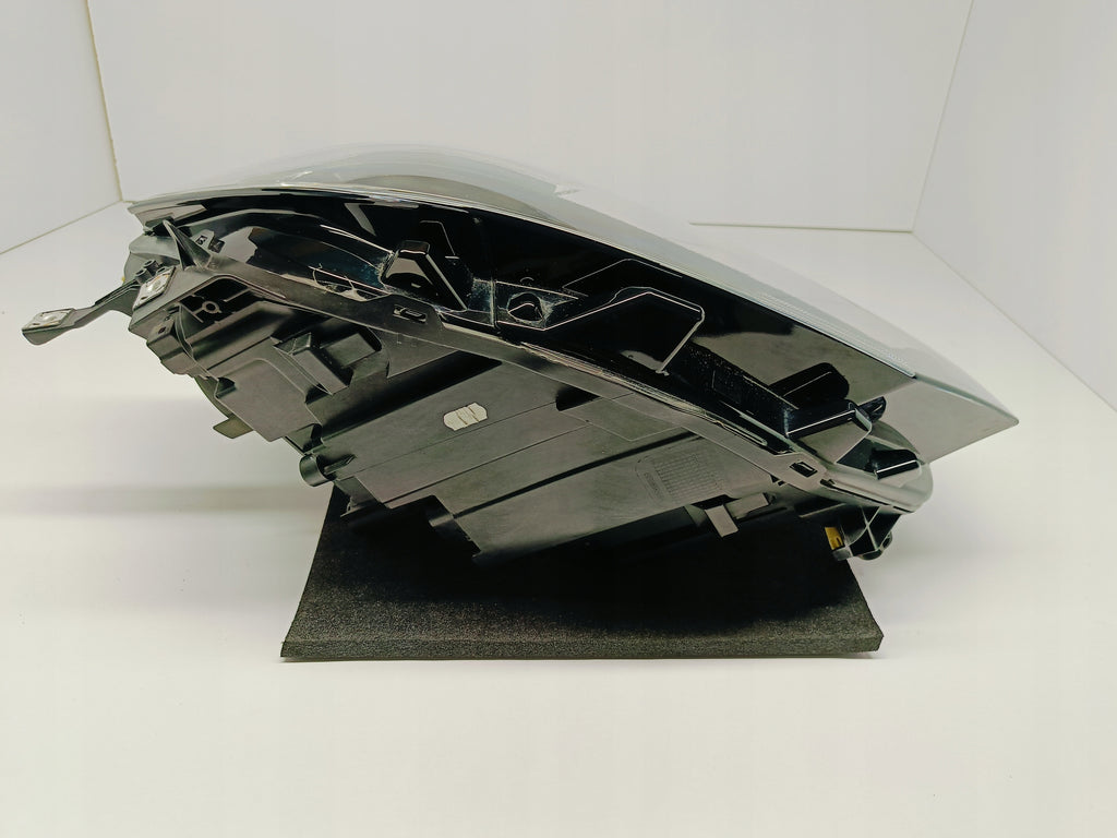 VOLKSWAGEN T-CROSS 2GM 18- LAMPA PRAWA PRZÓD PRZEDNIA ZWYKŁA H7 2GM941006A