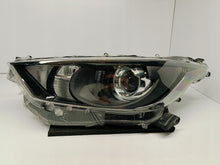Załaduj zdjęcie do przeglądarki galerii, TOYOTA YARIS IV 4 P21 19- LAMPA REFLEKTOR LEWY PRZÓD SOCZEWKA KOITO K0-6 EU
