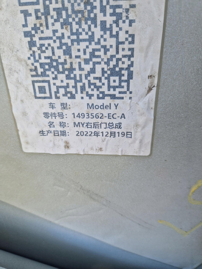 TESLA MODEL Y 20- DRZWI PRAWY TYŁ TYLNE 1493562-EC-A