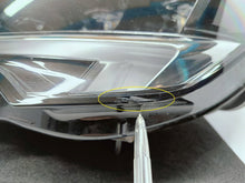 Laden Sie das Bild in den Galerie-Viewer, OPEL CORSA F 19- SCHEINWERFER LINKS VORNE FULL LED 39162653