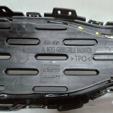 Laden Sie das Bild in den Galerie-Viewer, KIA Picanto III 17- GRILL BLENDE STOSSSTANGE VORNE 86351-G6000