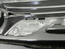 Laden Sie das Bild in den Galerie-Viewer, Opel Grandland X 17- GRILL BLENDE STOSSSTANGE VORNE UNTER KAMERA YP00023977