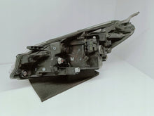 Laden Sie das Bild in den Galerie-Viewer, TOYOTA YARIS III LIFT 17- SCHEINWERFER RECHTS LINSE+LED EUKOITO OD-197