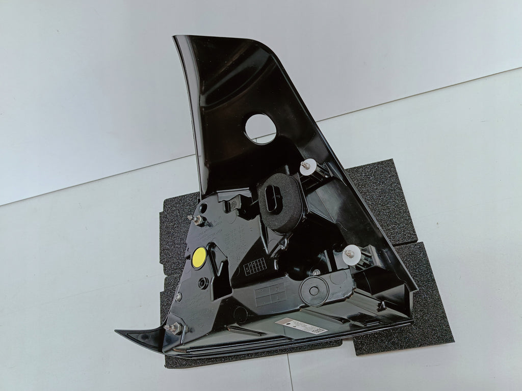TESLA 3 LIFT Y 20- LAMPA REFLEKTOR ŚWIATŁO PRAWY TYŁ LED NOWA 1502087-00-D