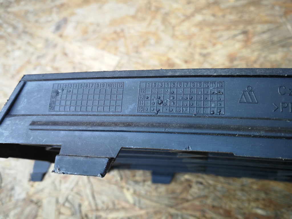 SKODA OCTAVIA III 13- ATRAPA GRILL KRATKA ZDERZAKA PRZEDNIEGO 5E0853677