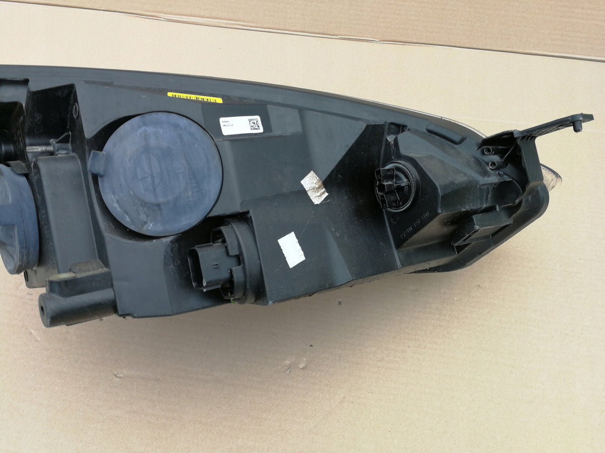 Ford Fiesta MK8 17- Light Front Front Left Lens +led H1BB-13W030-Ce — photo 11 of 13