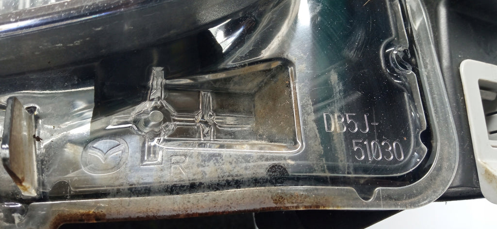 MAZDA 2 II DJ 14- LAMPA PRAWA PRZÓD PRZEDNIA PRAWA ZWYKŁA DB5J-51030