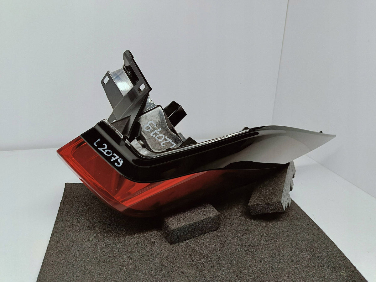 Toyota Rav 4 V XA50 19- Lampa Prawy Tył Prawa Tylna OE 81550-42230 — zdjęcie 13 z 15